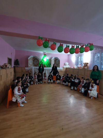 Коледа в група "Палавници" - ДГ 11 Здравец - Благоевград