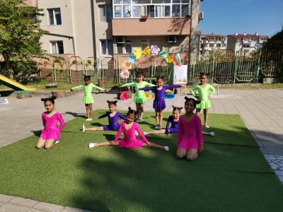 Общински празник на йогата - ДГ 11 Здравец - Благоевград